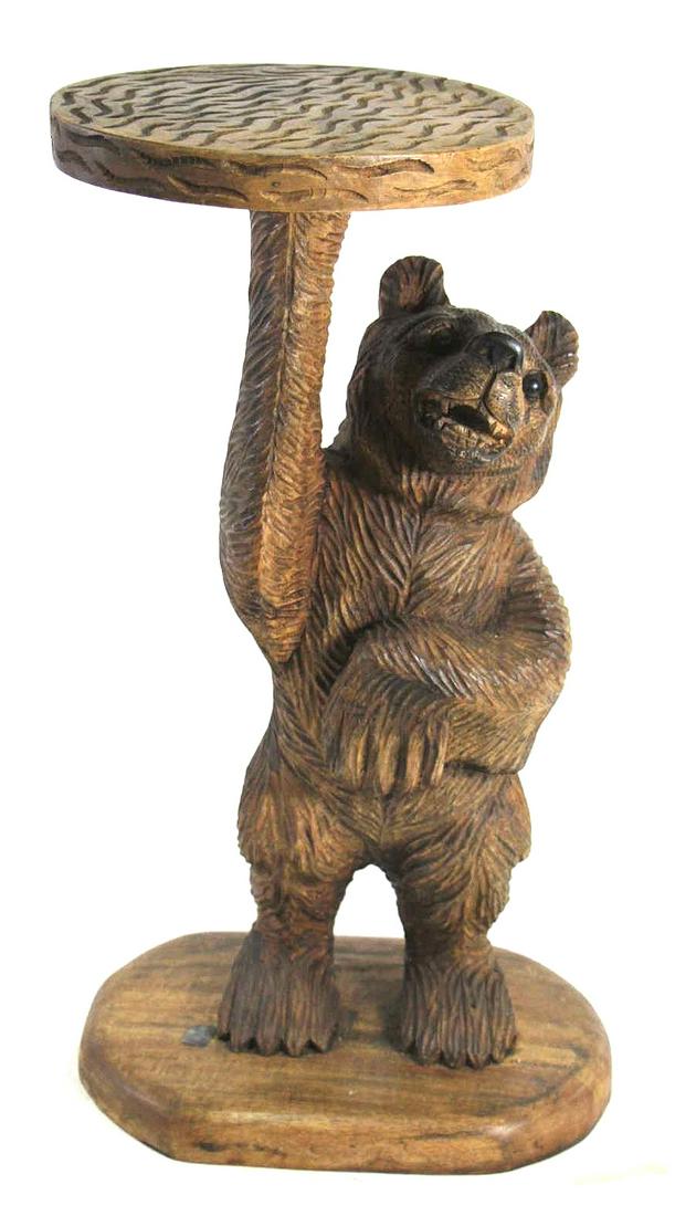 CARVED BERLIN BEAR END TABLE. (1 of 4)