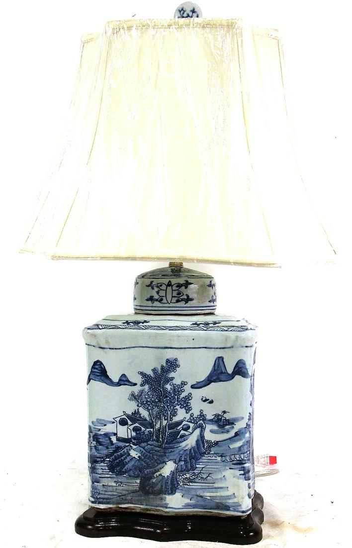 CHINESE BLUE AND WHITE PORCELAIN LAMP (1 of 9)
