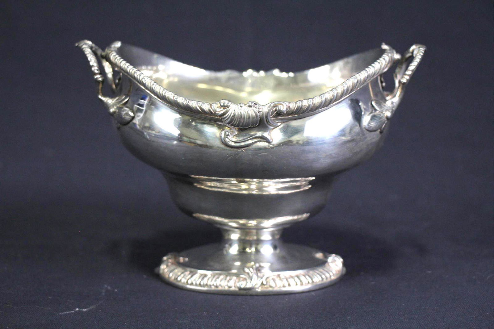 ANTIQUE STERLING SILVER BOWL 443.91 GRAMS (1 of 5)