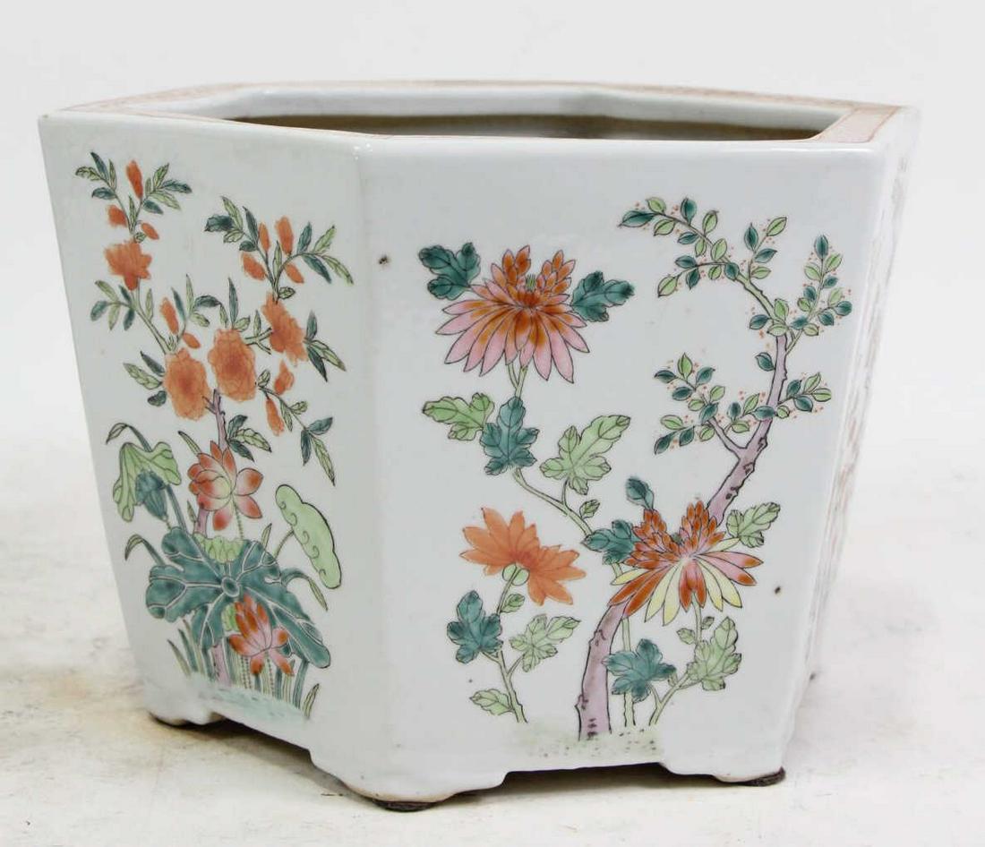 ANTIQUE CHINESE PORCELAIN HEXAGONAL CACHEPOT. (1 of 3)