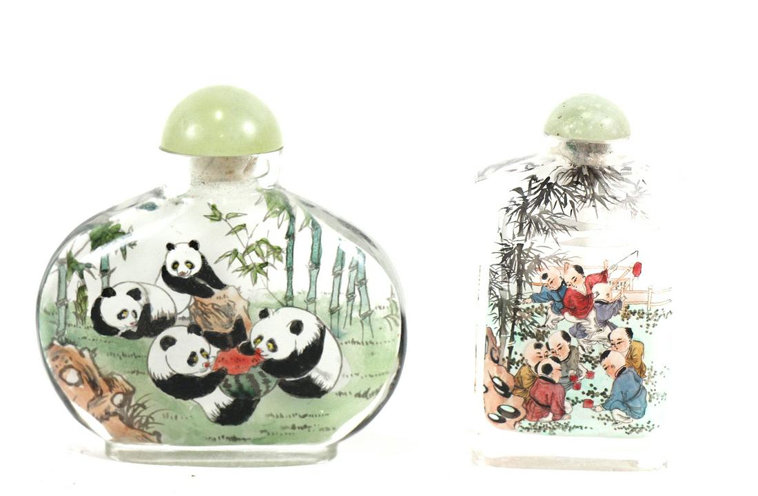 LOT OF TWO CHINESE REVERSE GLASS SNUFF BOTTLES (1 of 2)