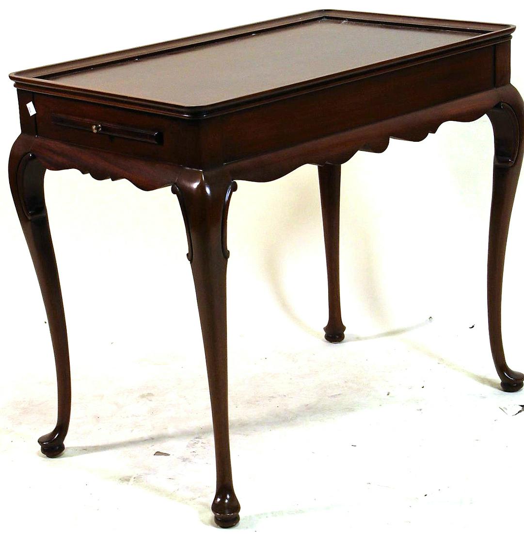 COUNCIL CRAFTSMEN QUEEN ANNE STYLE TEA TABLE (1 of 2)