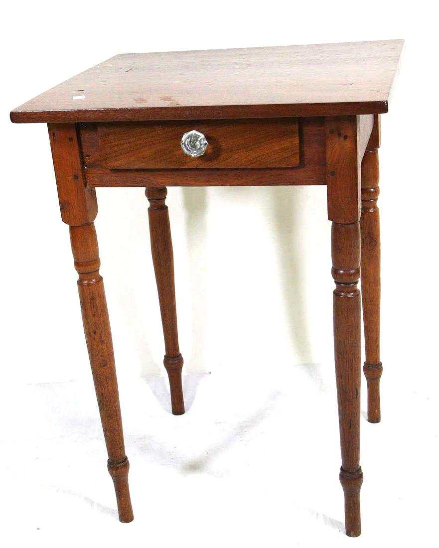 EARLY AMERICAN SIDE TABLE (1 of 3)