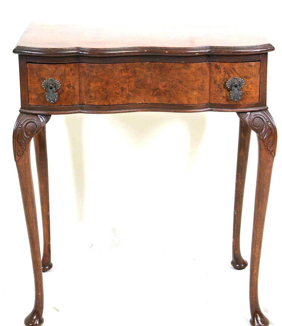 CIRCA 1920's QUEEN ANNE STYLE WALNUT END TABLE (1 of 3)