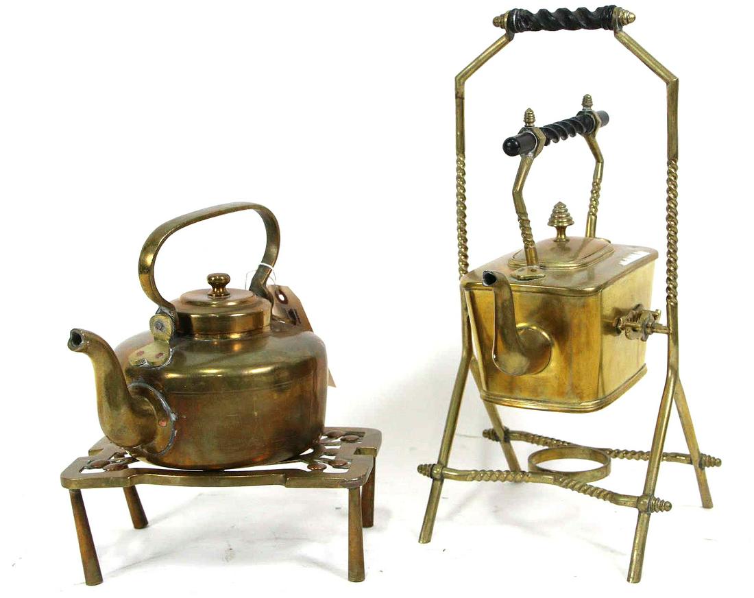 LOT OF TWO 19th CENTURY HOT WATER POTS & TRIVETS (1 of 4)