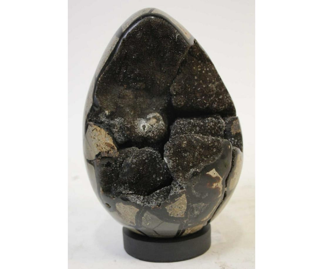 LARGE 12lb SEPTARIAN EGG (1 of 1)