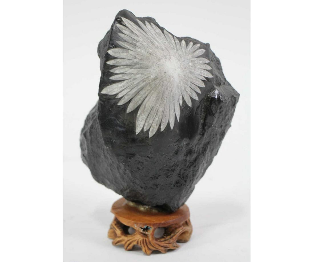 CHRYSANTHEMUM STONE ON BASE (1 of 1)