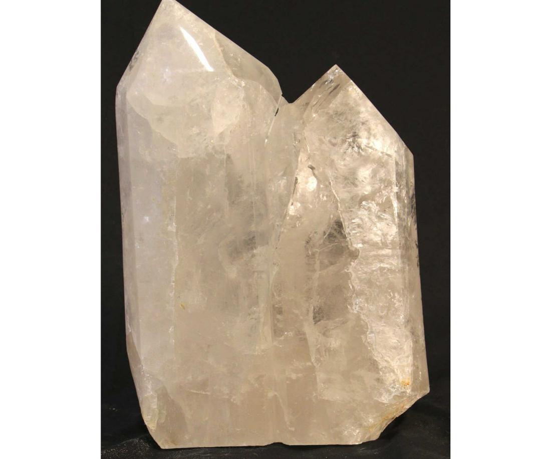 20 POUND QUARTZ DOUBLE OBELISK: 20 POUND QUARTZ DOUBLE OBELISK - (P16) 19.8 LBS Height: 11.5 in. by Width: 7 in. by Depth: 4