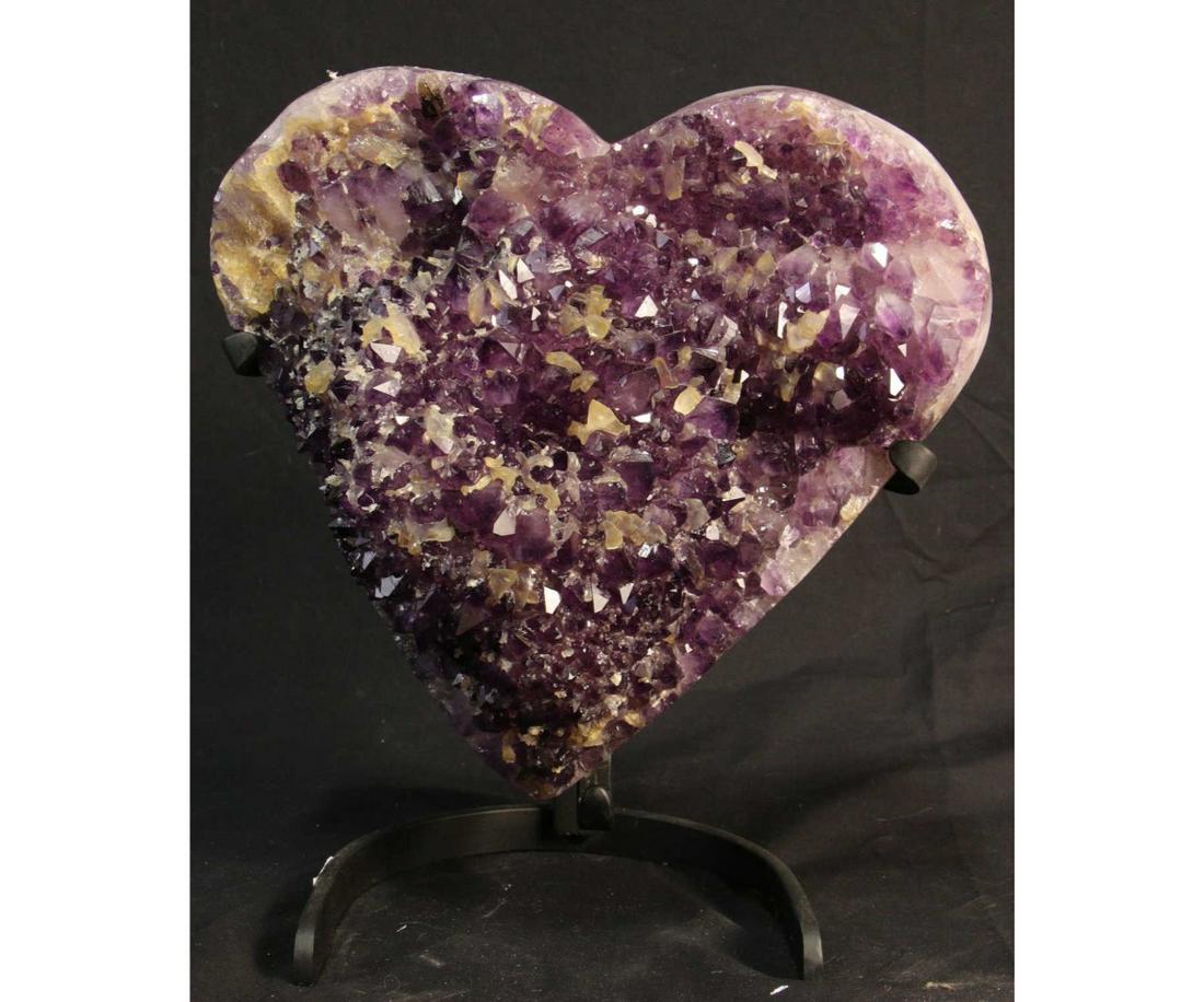 AMETHYST HEART ON METAL STAND (1 of 3)