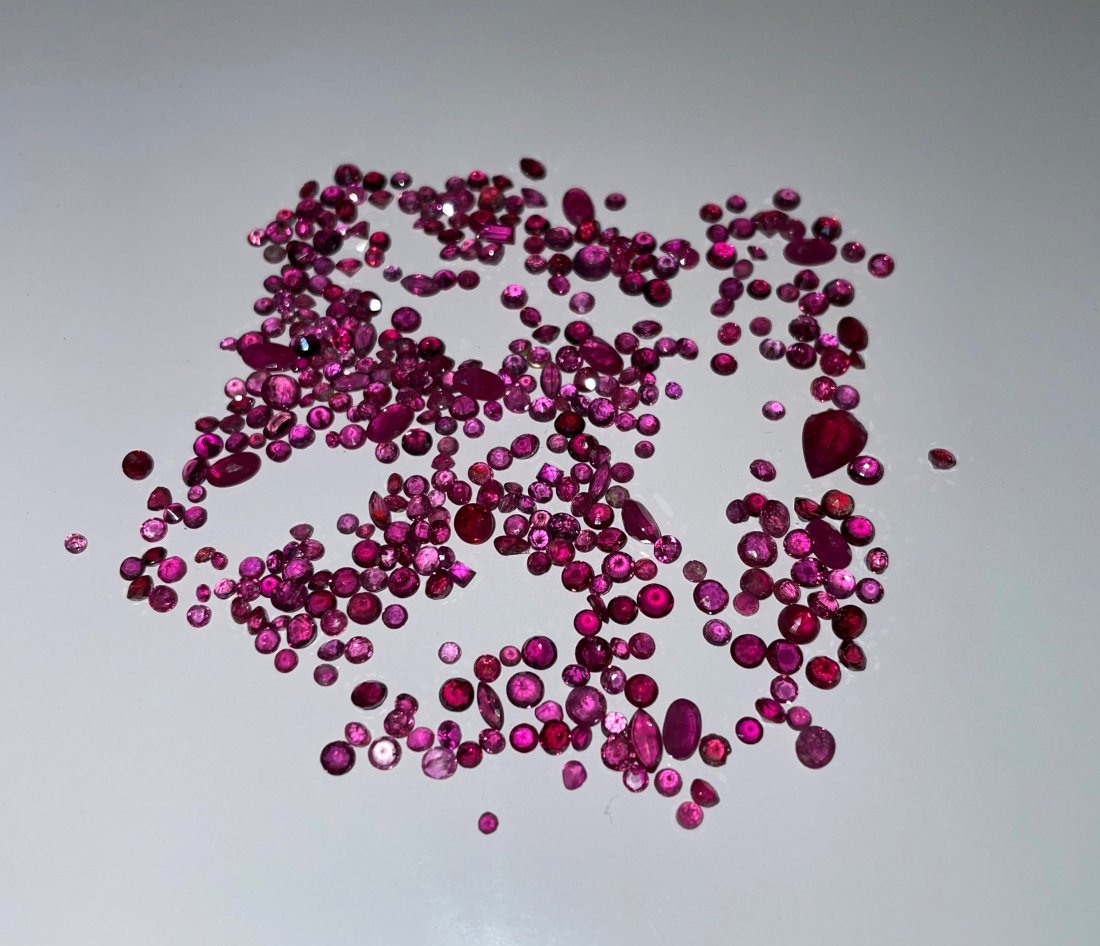 LOT OF OVER 35ctw OF LOOSE NATURAL FACETED RUBIES (1 of 4)