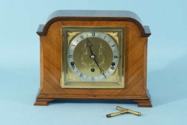 VINTAGE R. B. WIGFULL & SON WALNUT MANTEL CLOCK: VINTAGE R. B. WIGFULL & SON ENGLISH WALNUT MANTEL CLOCK. Height: 9 1/4 in. by Width: 12 in. by Depth: 4 1/2 in.