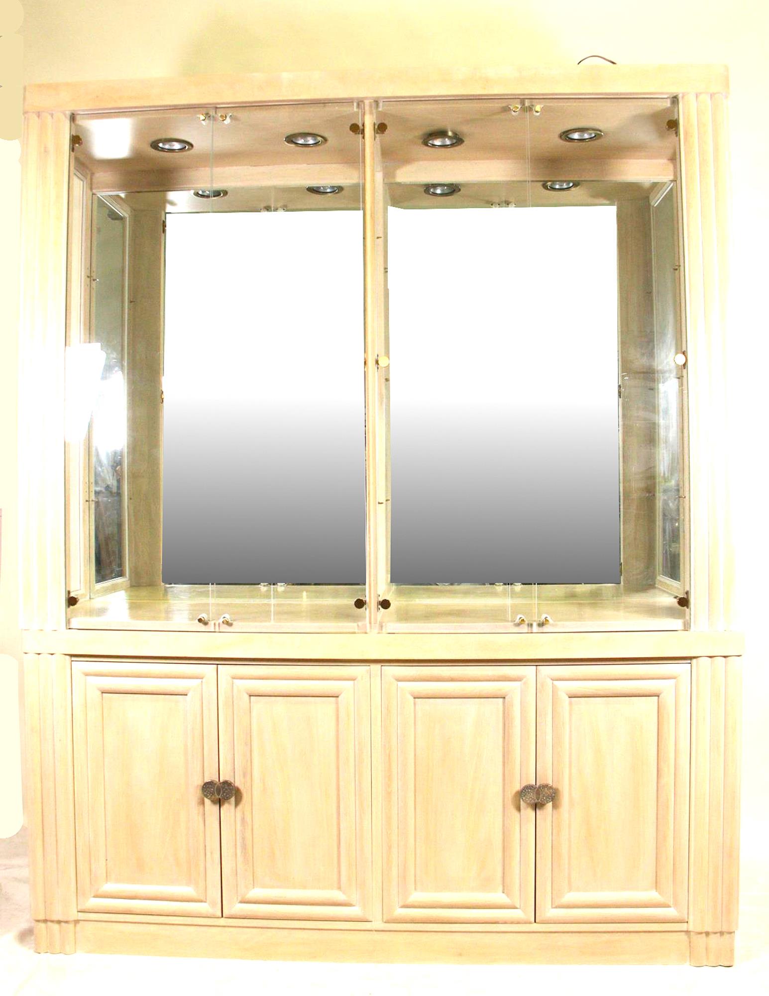 HICKORY MFG CO. COUNTRY FRENCH STYLE CABINET (1 of 5)