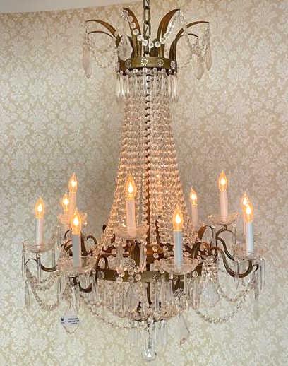 REGENCY STYLE CRYSTAL CHANDELIER (1 of 2)