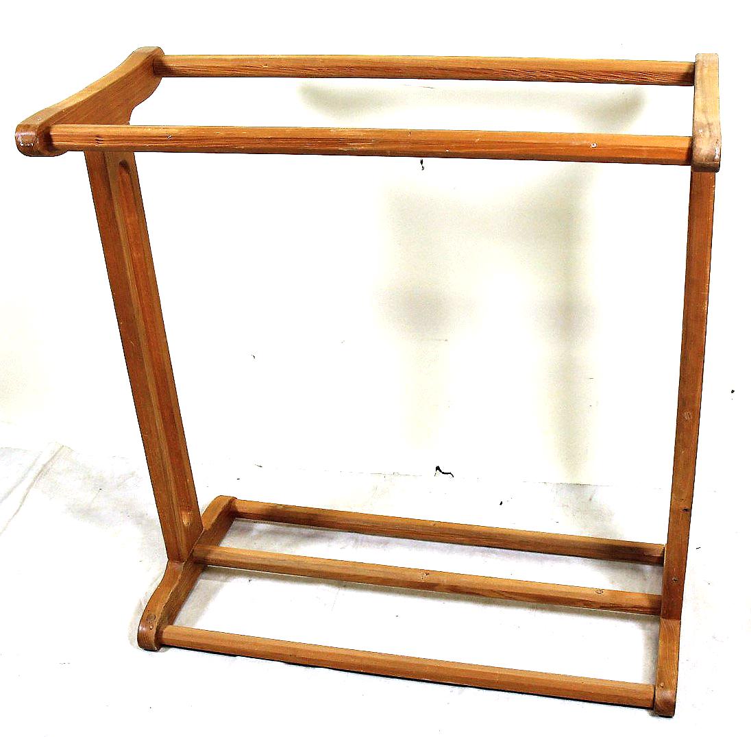 ANTIQUE PINE QUILT RACK (1 of 3)