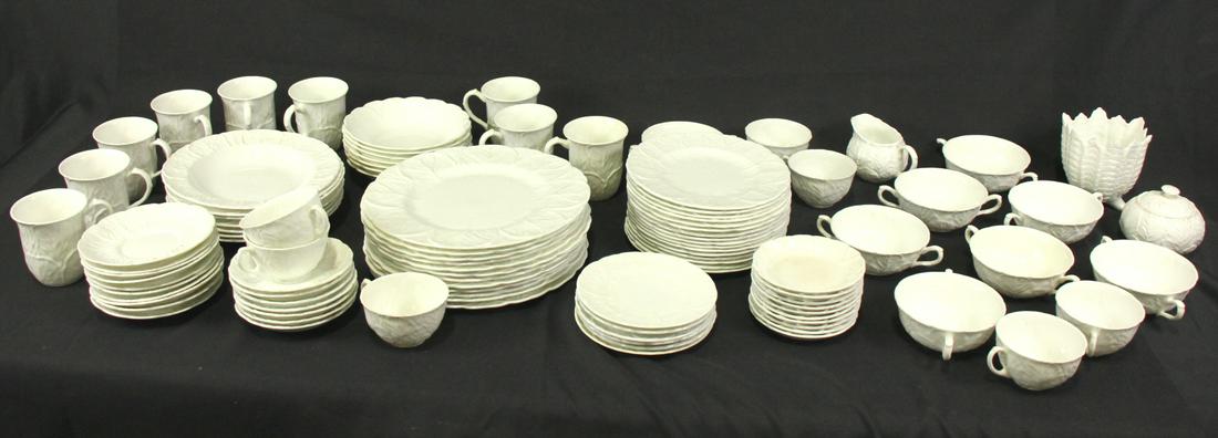 SET OF 100 PIECES OF WEDGWOOD AND COALPORT CHINA (1 of 16)