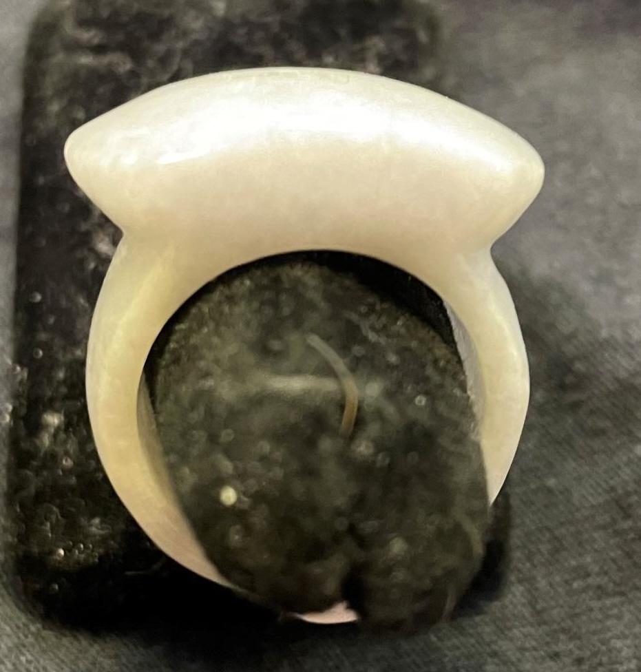 CHINESE WHITE JADE ARCHERS RING (1 of 4)