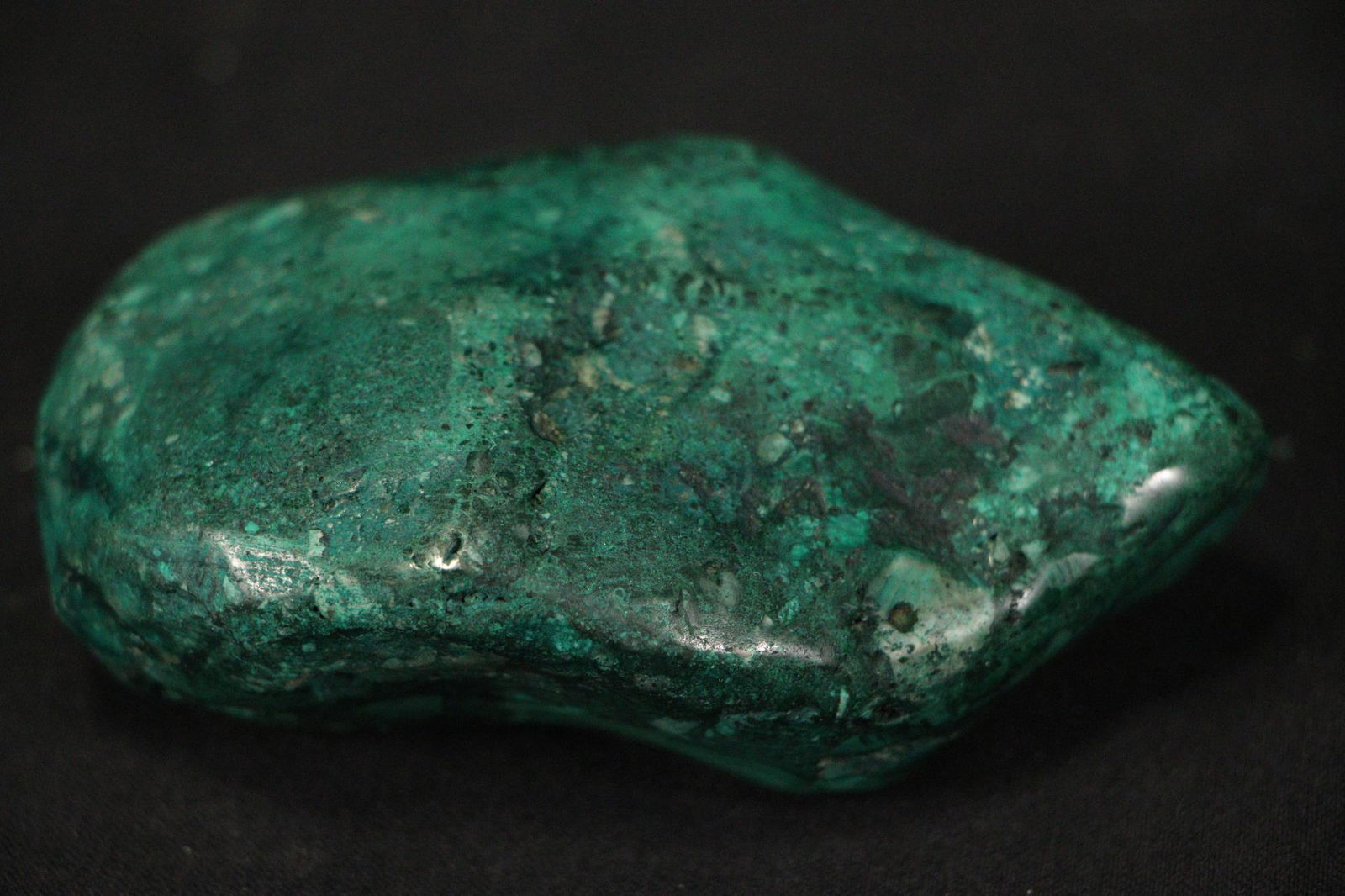 MALACHITE SPECIMEN: MALACHITE SPECIMEN - (ML59) 0.8 LB. Height: 1 in. by Width: 3.5 in. by Depth: 2 in.