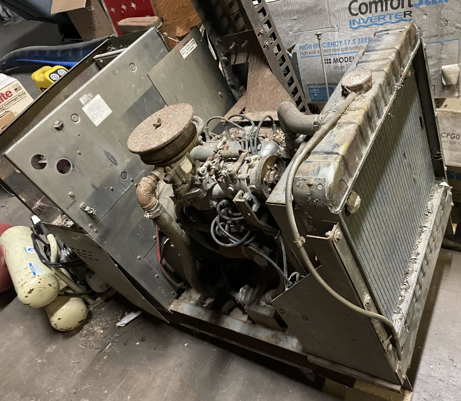 FORD 4CYL GAS ENGINE POWERED ELECTRIC GENERATOR: FORD 4CYL GAS ENGINE POWERED ELECTRIC GENERATOR ON STAND