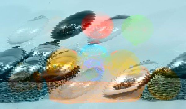 BOX LOT OF ASSORTED ART GLASS GLOBE VASES: BOX LOT OF ASSORTED ART GLASS GLOBE VASES. Height: 6 and 4 in. by Width: 6 1/2 and 4 1/2 in. by Depth: 6 1/2 and 4 1/2 in.