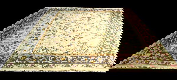 AREA RUG PLUM IN AN IVORY BACKROUND: AREA RUG PLUM IN AN IVORY BACKROUND. Height: 9 ft. 9 in. by Width: 8 ft. 8 in.