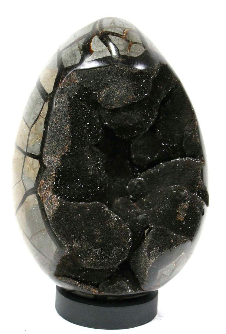 LARGE STUNNING SEPTARIAN DRAGON EGG (1 of 2)