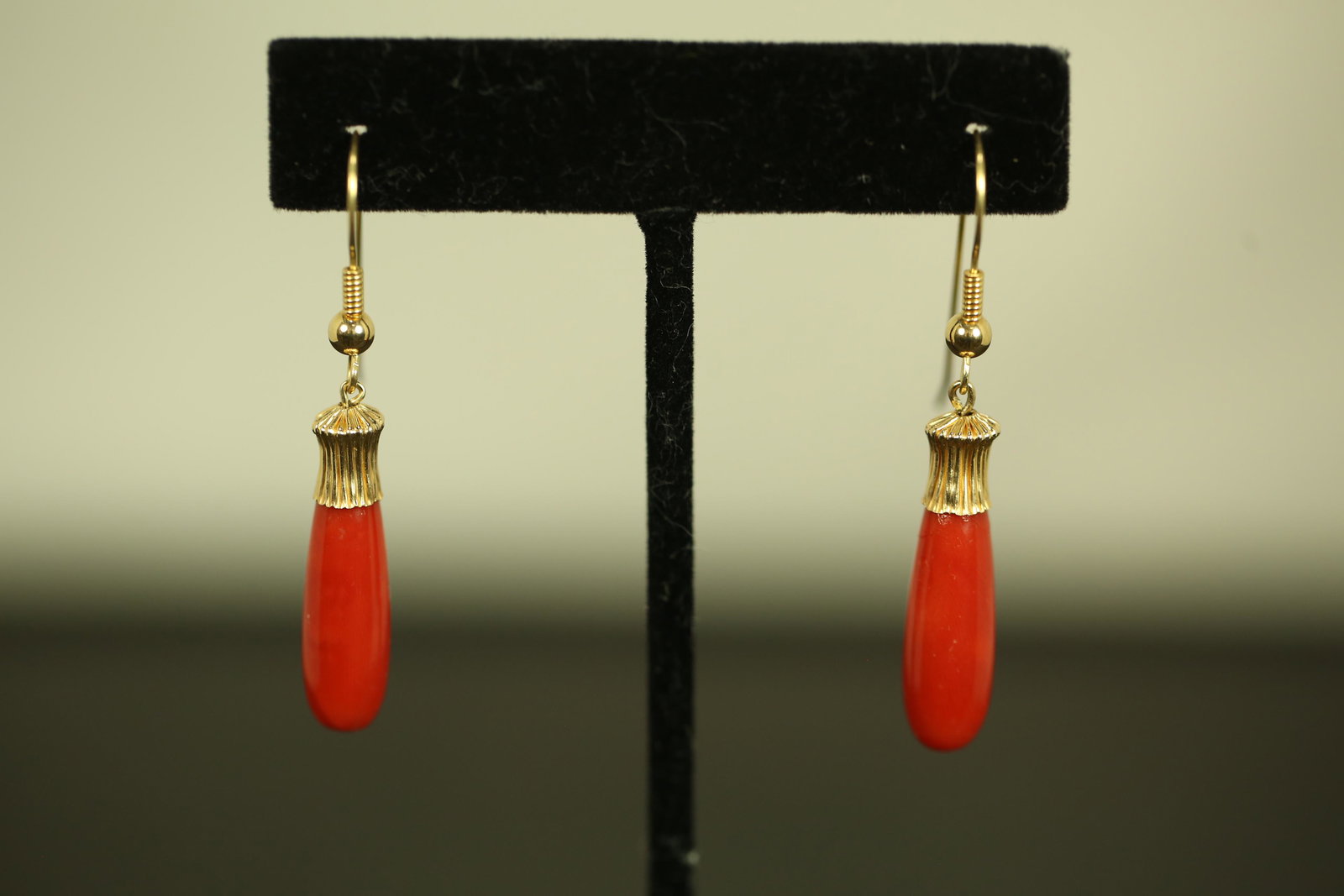 PAIR OF RED CORAL 14kt YELLOW GOLD EARRINGS (1 of 1)