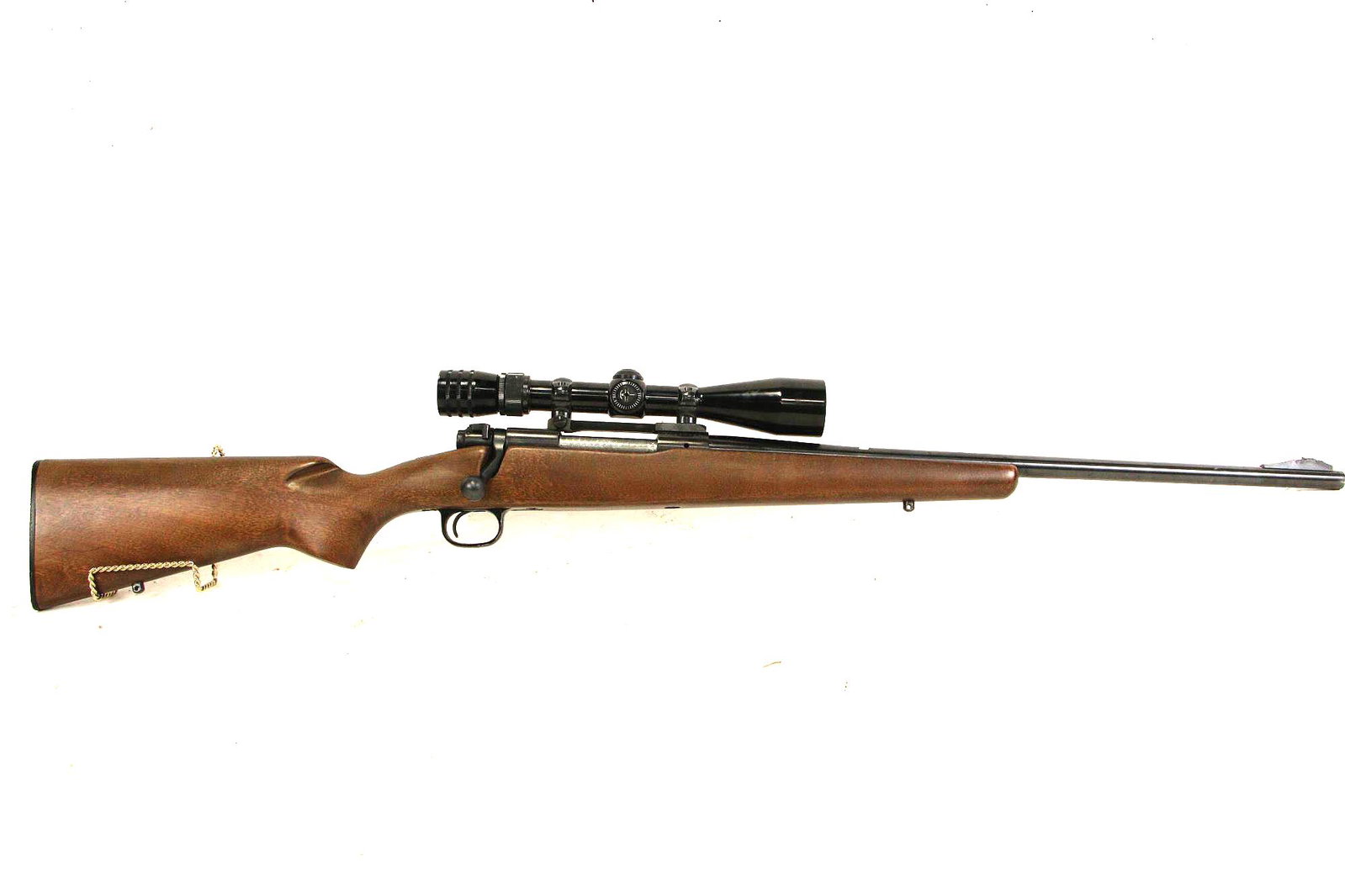WINCHESTER RANGER .270WIN RIFLE (USED): USED WINCHESTER RANGER .270WIN RIFLE - 22in BARREL INCLUDES 3-9X32 REDFIELD SCOPECALIBER: .270WIN; SERIAL NUMBER: G1670723; USED FIREARM (L2386)