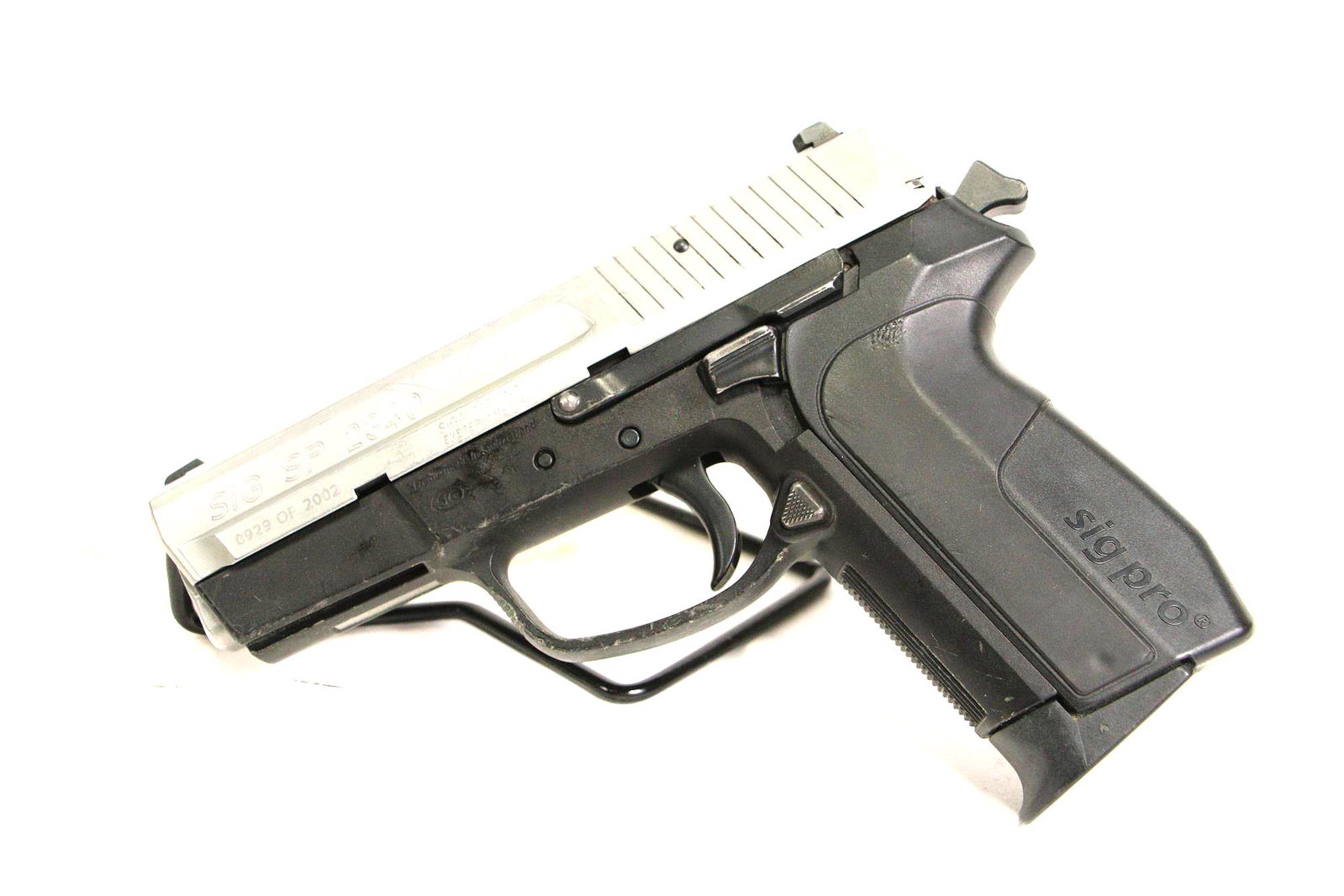SIG ARMS SP2340 SP. ED. 40S&W PISTOL (USED): USED SIG ARMS SP2340 .40S&W PISTOL - SPECIAL EDITION UTAH STATE LAW ENFORCEMENT COMMEMORATIVE CREST #0929 OF 2002 CALIBER: .40S&W; SERIAL NUMBER: SP0033589;