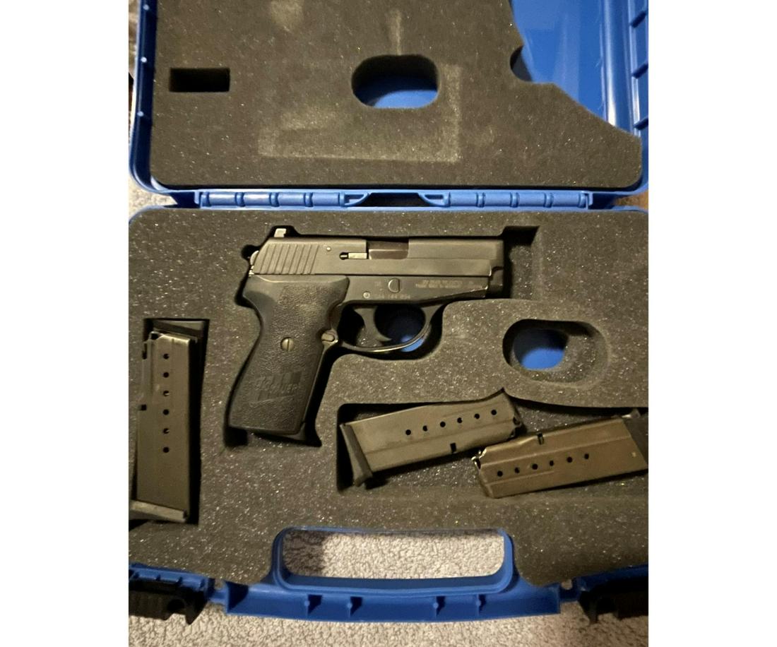 SIG SAUER P239 .357SIG PISTOL (USED): USED SIG SAUER P239 .357SIG PISTOL - GREAT CONCEAL CARRY PISTOL, 7rd CAPACITY - SINGLE STACK, 3.6in BARREL CALIBER: .357SIG SERIAL NUMBER: SA4144894; USED FIREARM - INCLUDES ORIGINAL CASE & 5 MAGS (L2