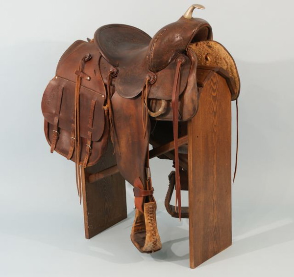 Vintage King Ranch Saddle With Stand