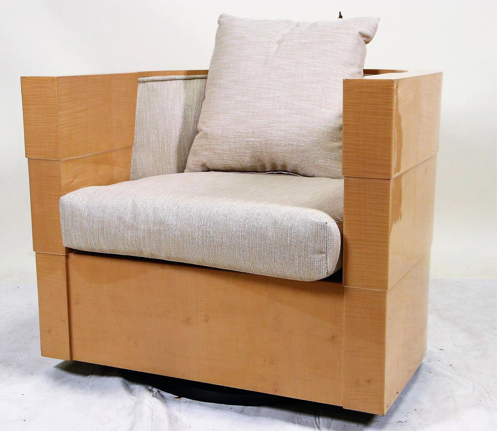 JAMES ROSEN FOR PACE COLLECTION SWIVEL CLUB CHAIR: JAMES ROSEN FOR PACE COLLECTION SWIVEL CLUB CHAIR. The seat height with cushion is 18" and without is 14.5". Height: 28 in. by Width: 33 in. by Depth: 22 in.