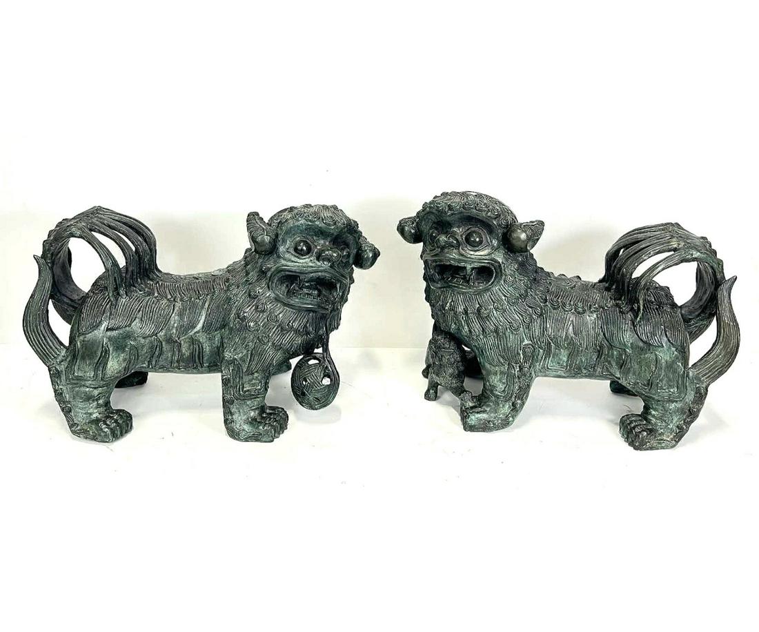 PAIR OF CHINESE BRONZE FOO DOGS (1 of 7)