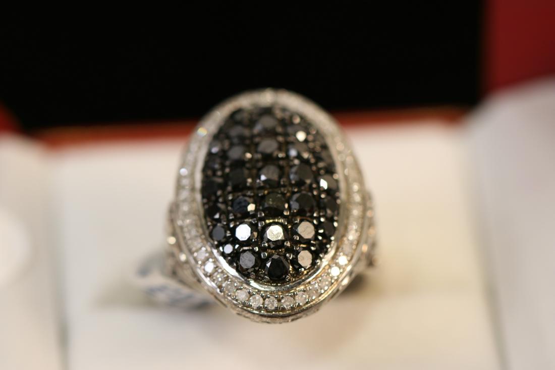 BLACK & WHITE DIAMOND STERLING SILVER ESTATE RING (1 of 2)