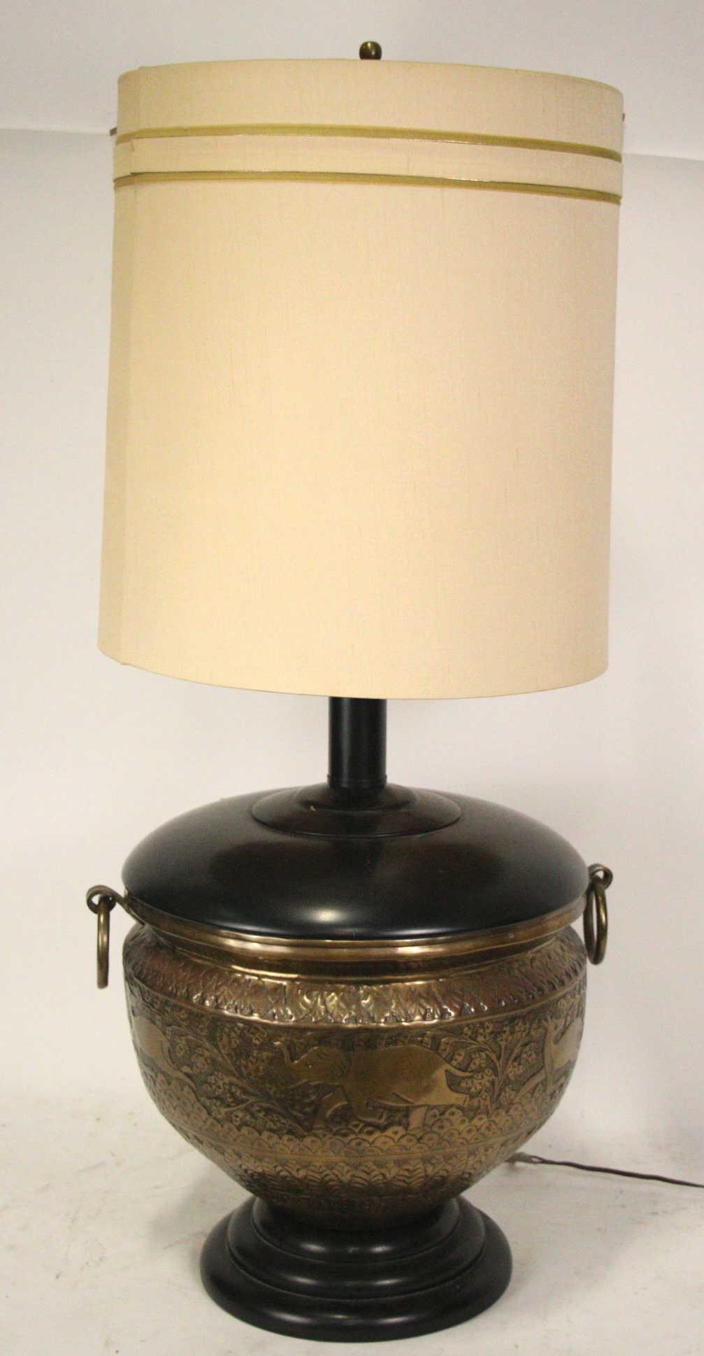 ANTIQUE INDIAN HAMMERED BRASS POT NOW A LAMP (1 of 3)