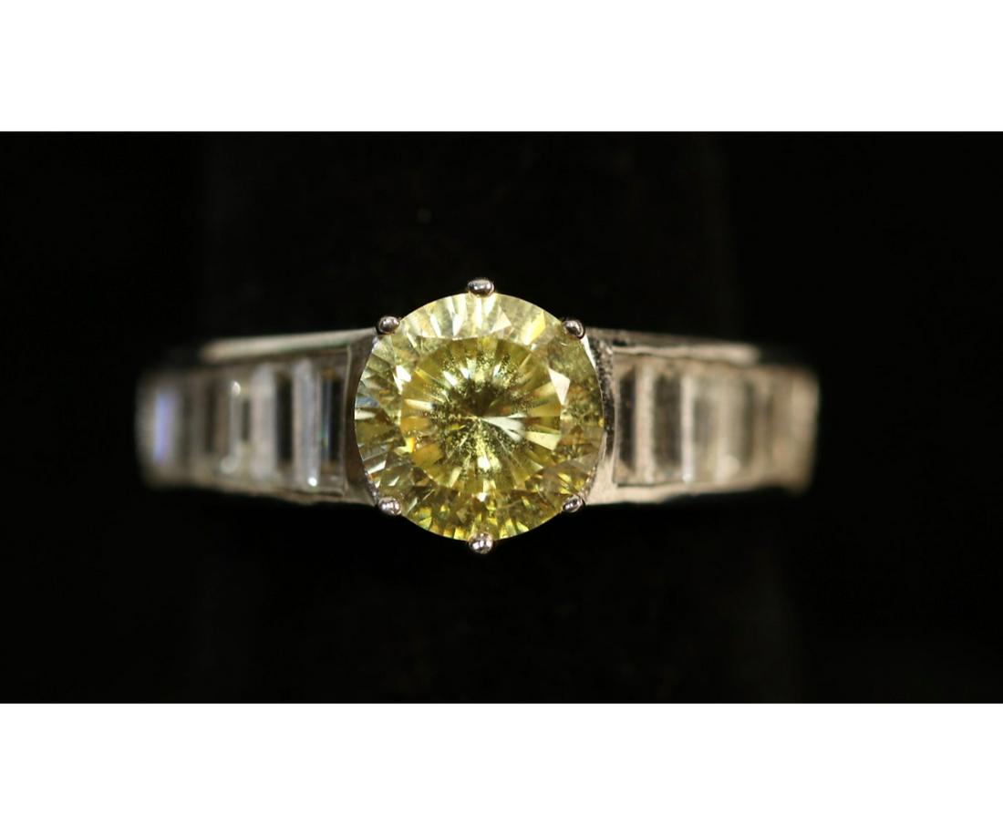 STERLING SILVER 2ct YELLOW ROUND CUT CZ RING (1 of 2)