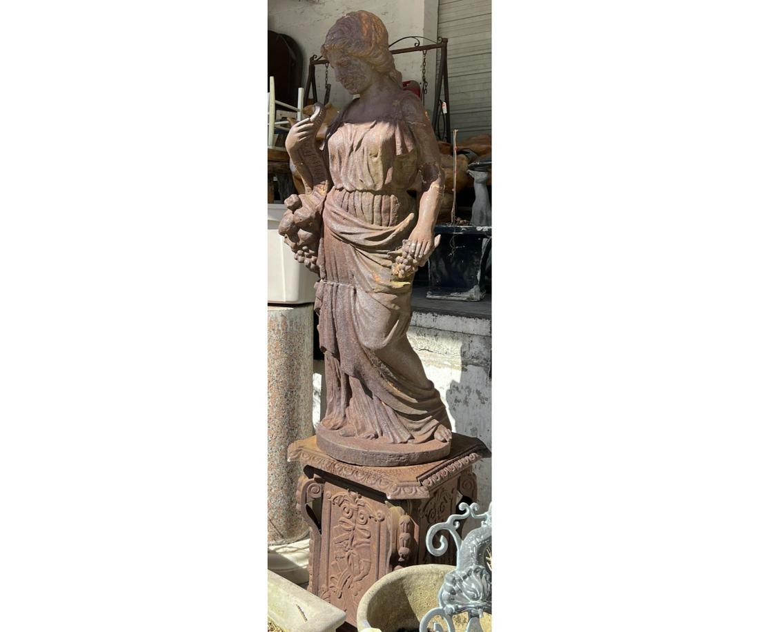 VINTAGE IRON GARDEN STATUE (1 of 2)