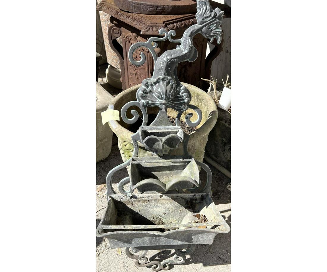 VINTAGE METAL GARDEN SCONCE (1 of 1)