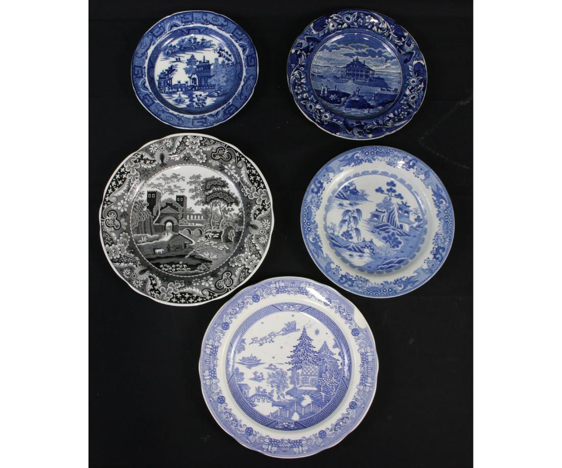 MIXED LOT OF FIVE SPODE PLATES: MIXED LOT OF FIVE SPODE PLATES.