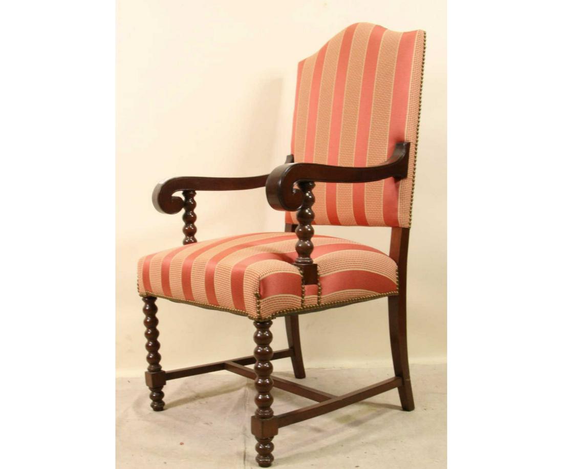 ANTIQUE ARMCHAIR: ANTIQUE ARMCHAIR