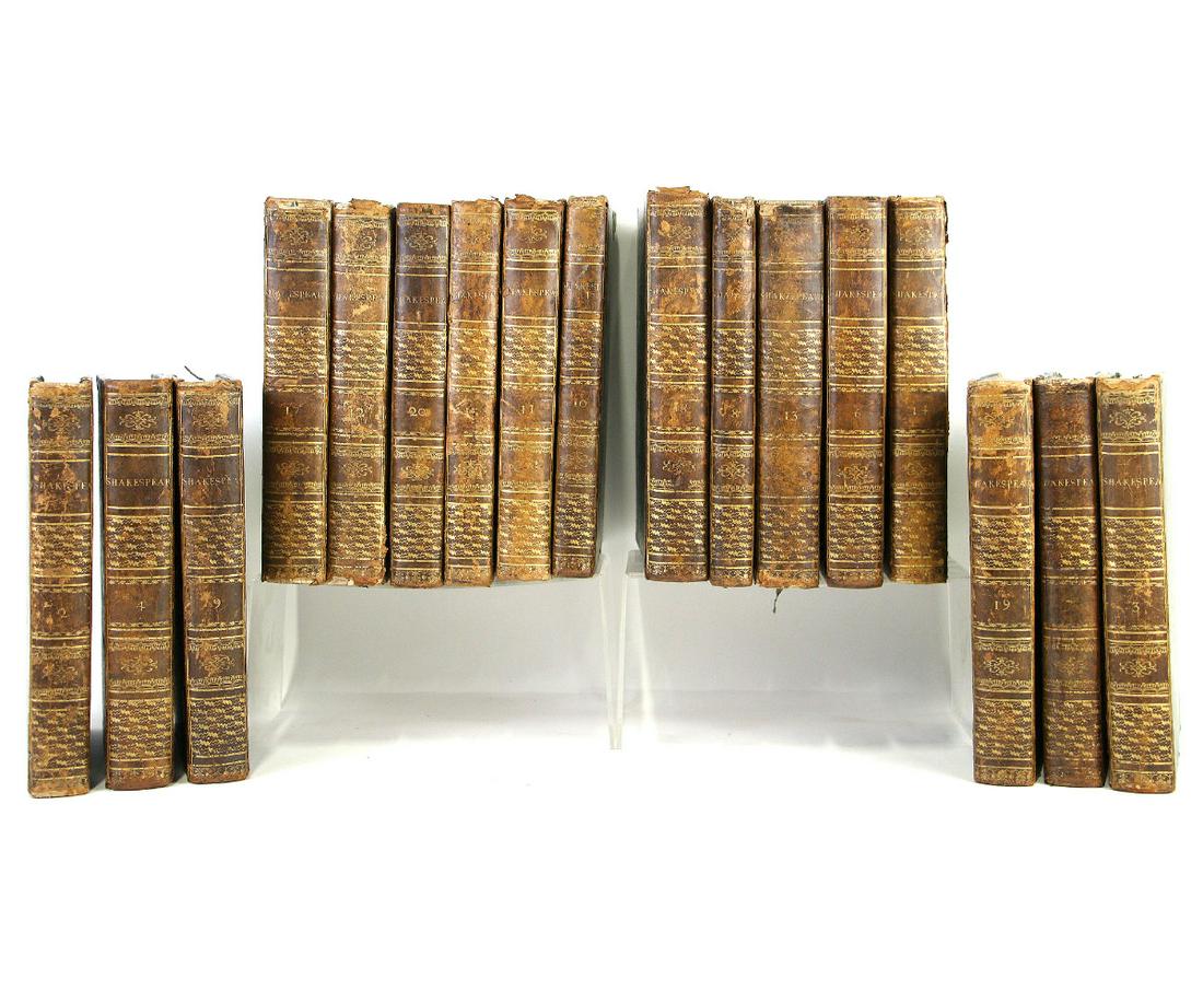 16 VOLUME LOT OF SHAKESPEARE LEATHER BOUND BOOKS (1 of 2)