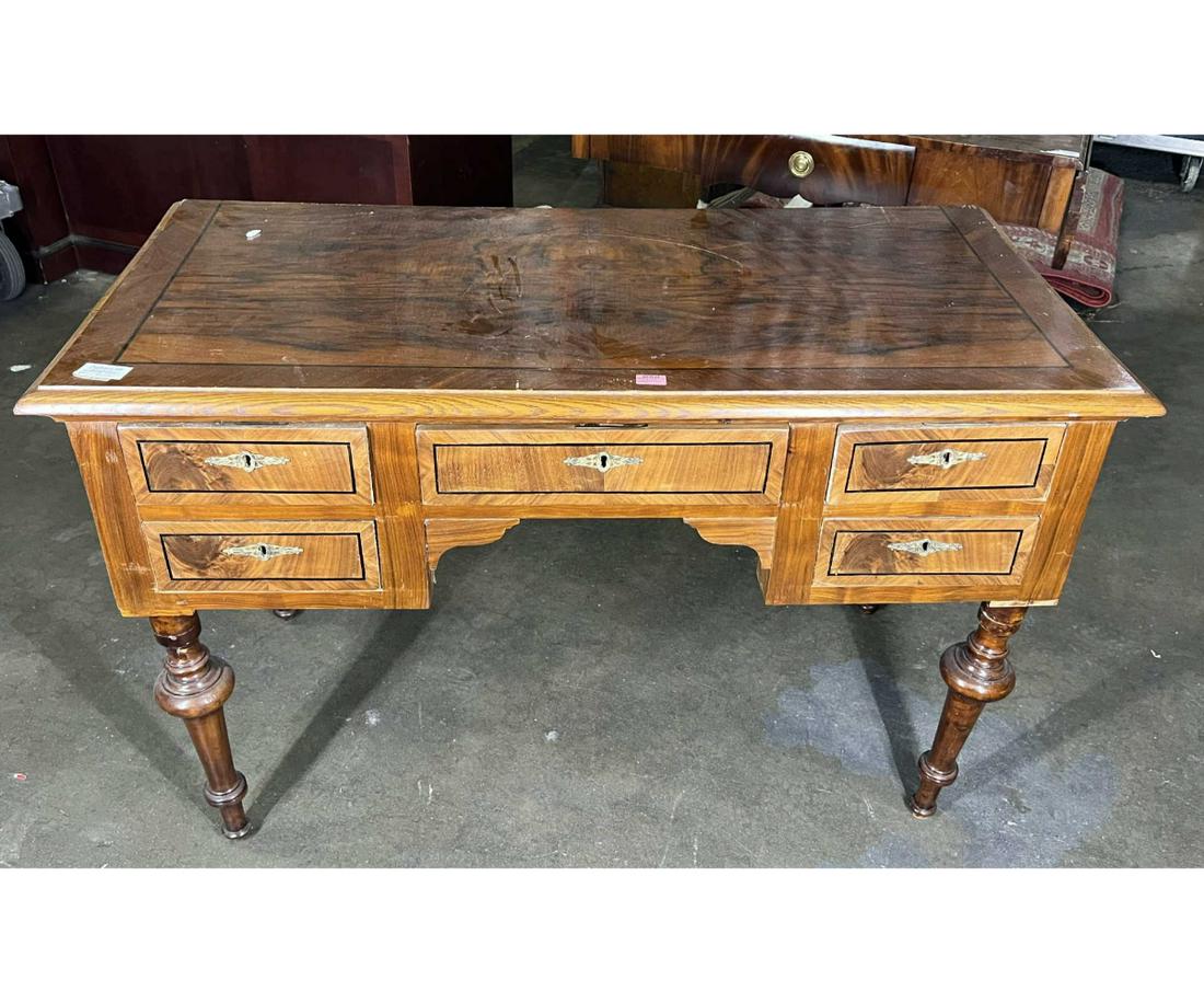 ANTIQUE DESK: ANTIQUE DESK