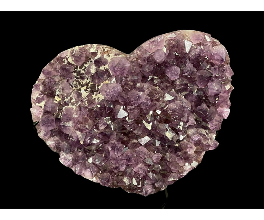 AMETHYST HEART ON STAND (1 of 5)
