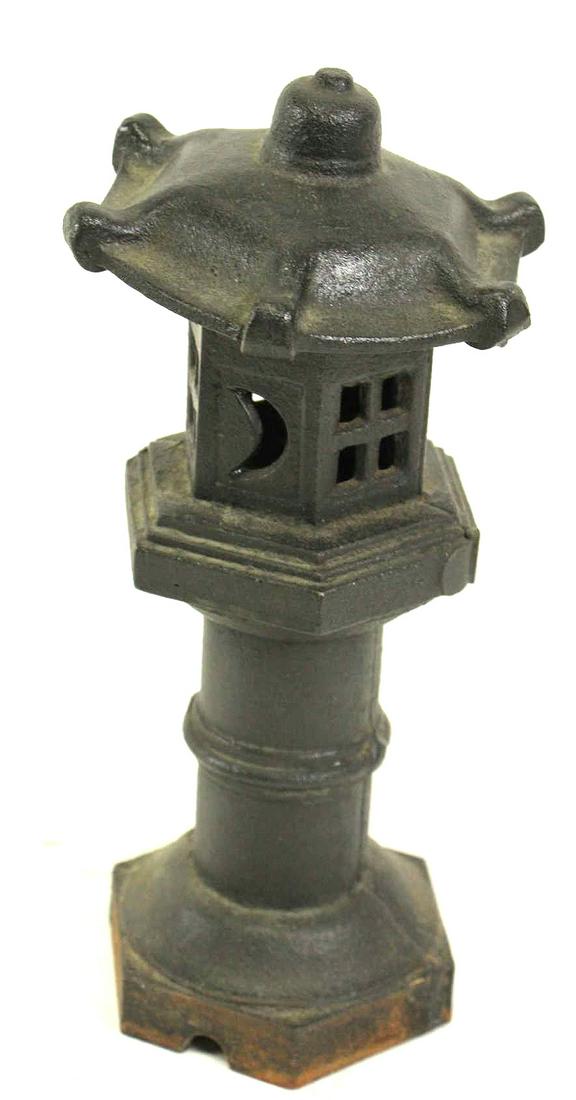ANTIQUE MINI CAST IRON LANTERN (1 of 2)
