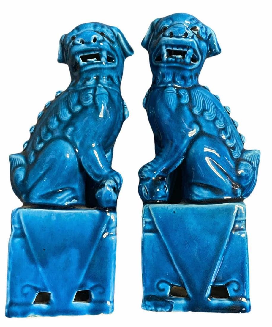 PAIR OF BLUE GLAZED FOO DOG STATUES (0096) on May 18, 2022 Lewis
