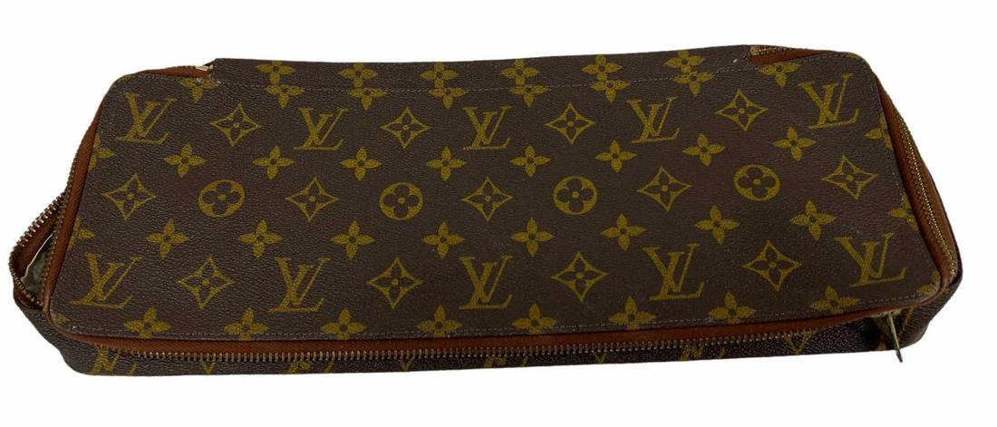 VINTAGE LOUIS VUITTON TRAVEL BAG (1 of 3)