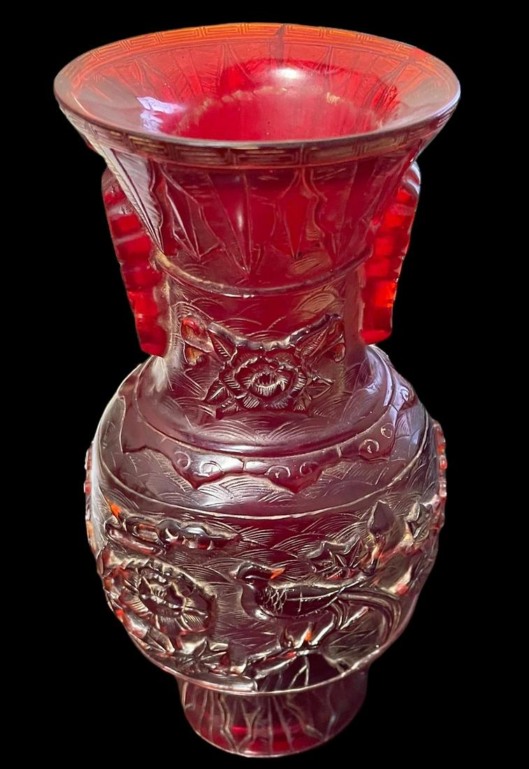 19th CENTURY CHINESE CARVED AMBER VASE (1 of 8)