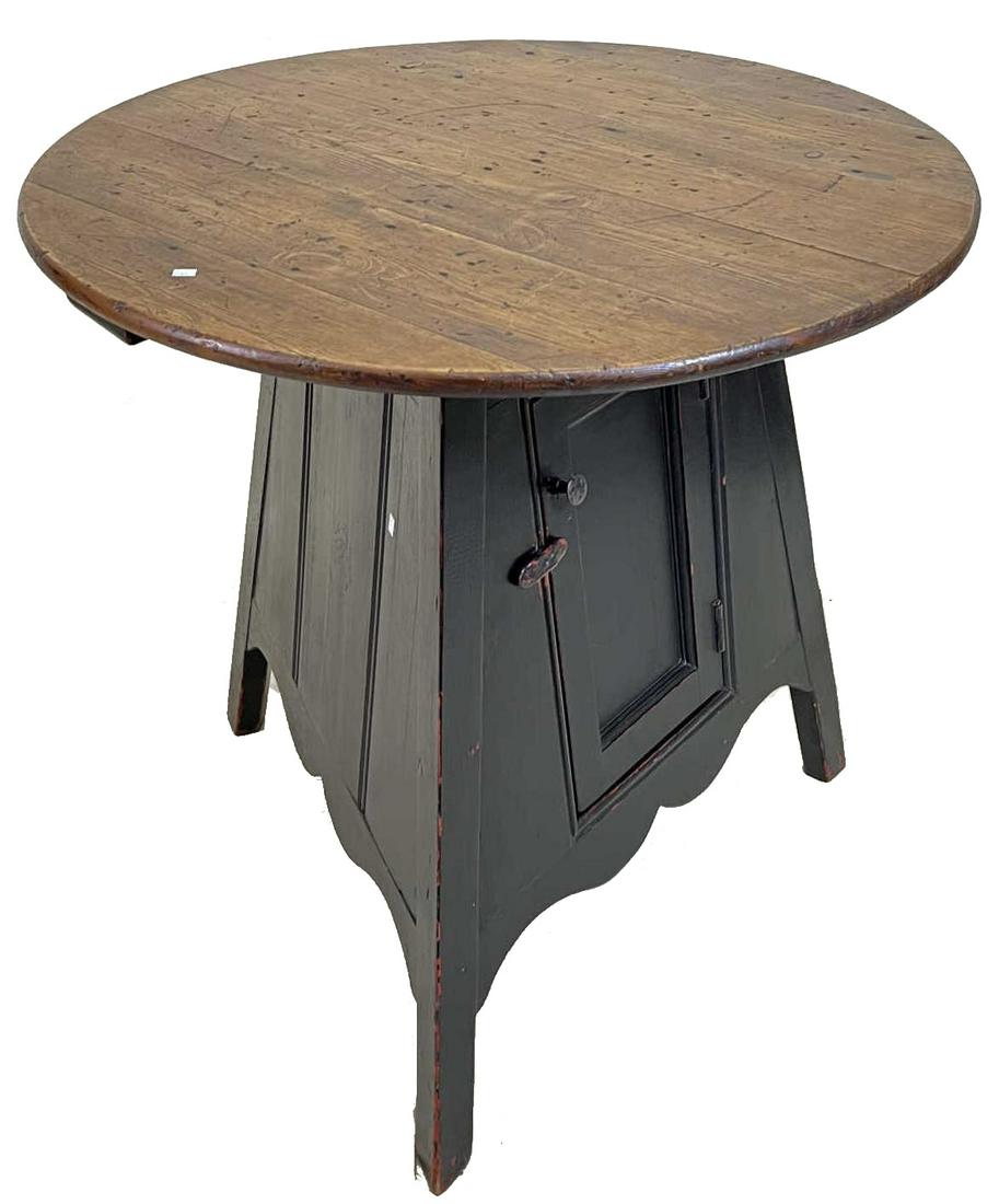 FARM STYLE PINE ACCENT TABLE (1 of 3)