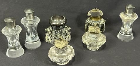 LOT OF SEVEN DECORATIVE PIECES (1 of 6)