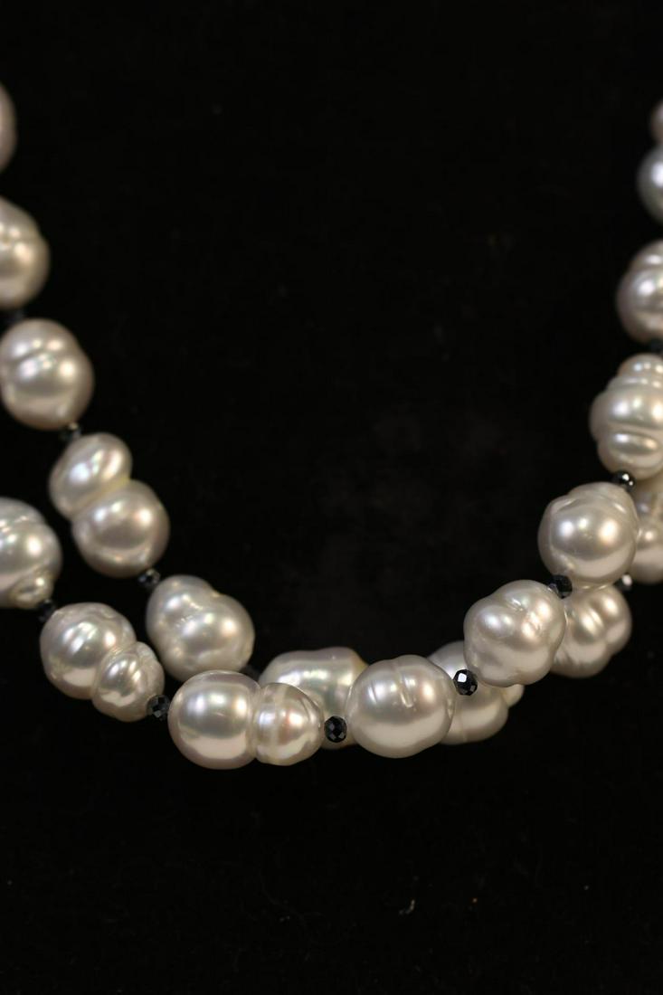 WHITE RING PEARL ESTATE NECKLACE (1 of 3)