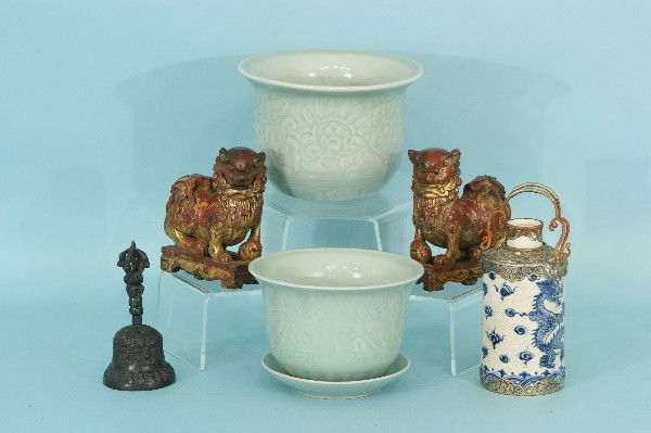 LOT OF SIX ASSORTED PIECES OF DECORATIVE OBJECTS: BOX LOT OF SIX ASSORTED PIECES OF DECORATIVE OBJECTS. PAIR OF CARVED & (GILDED FOO (5 1/2 BY 5 BY 2 1/2 IN.) LIONS, TWO CELEDON (5 1/4 BY 7 1/2 IN.) CACHEPOTS, BRONZE (6 BY 3 1/2 IN.)BELL, CHINESE (7